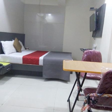 Terminus Square Hotell Kurla Exteriör bild