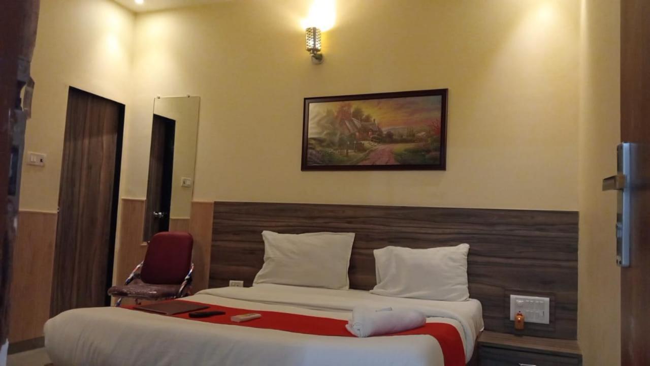 Terminus Square Hotell Kurla Exteriör bild