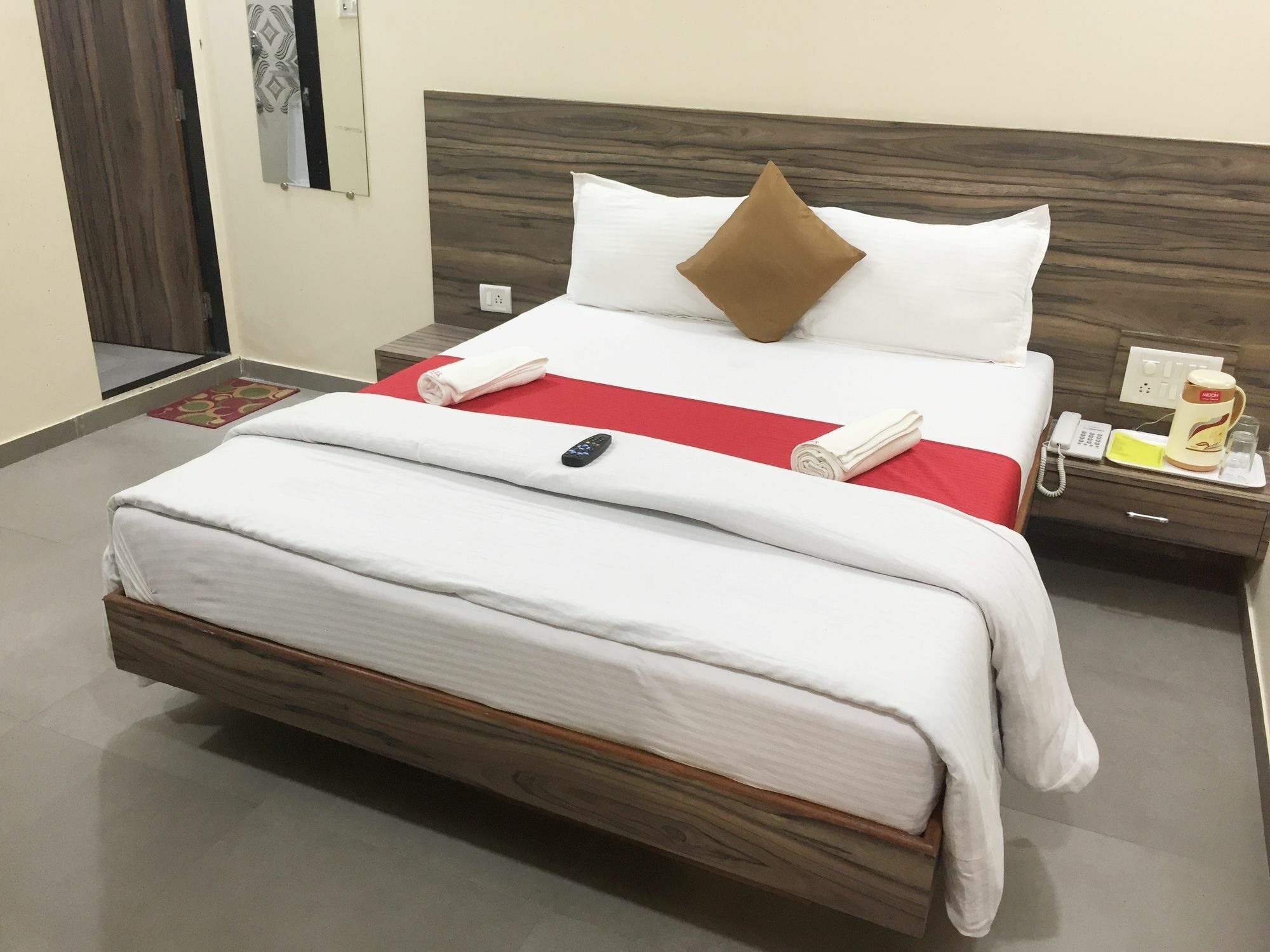 Terminus Square Hotell Kurla Exteriör bild