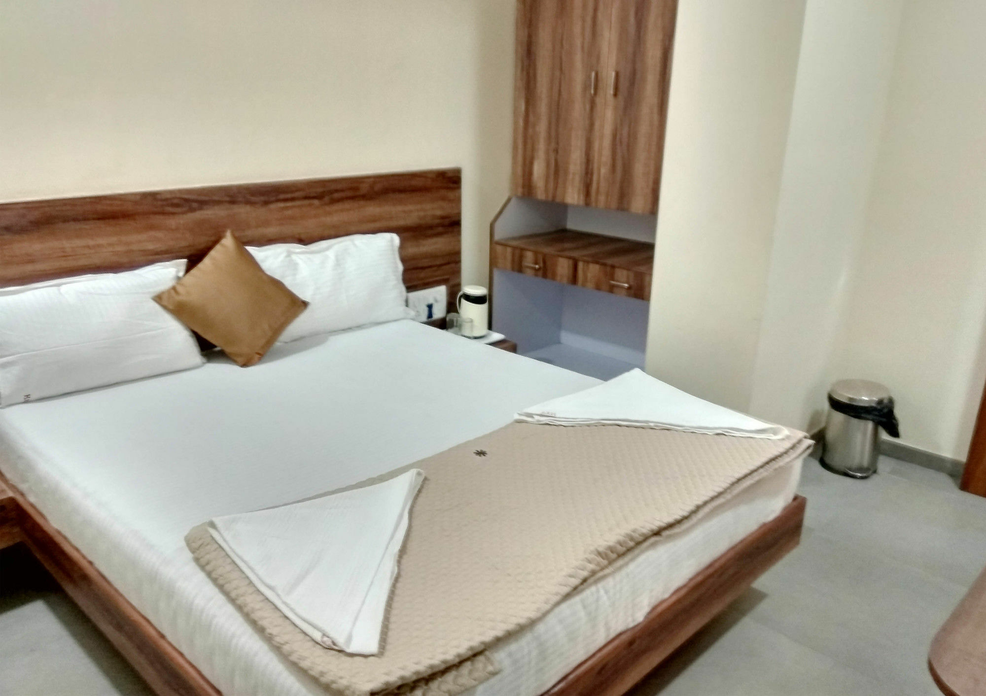 Terminus Square Hotell Kurla Exteriör bild